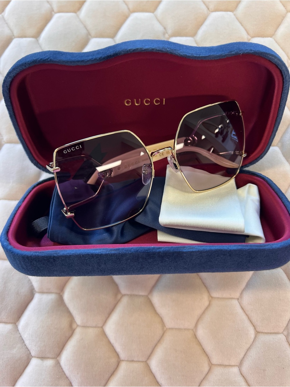 Authentic Gucci GG 1564S Sunglass oversized retro shape with signature GG’s - Picture 7 of 8